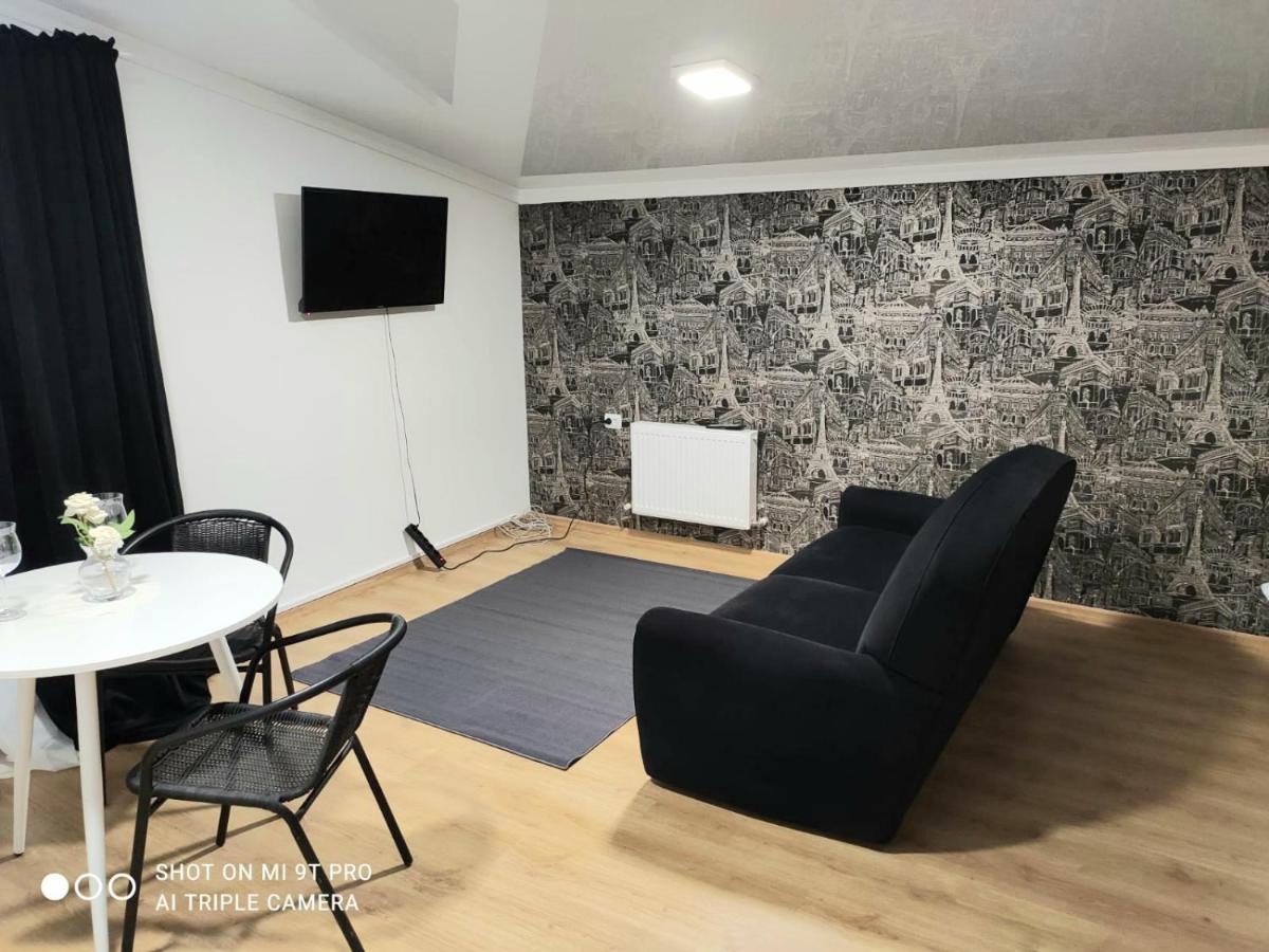 Studio In The Center City Chisinau Exterior foto